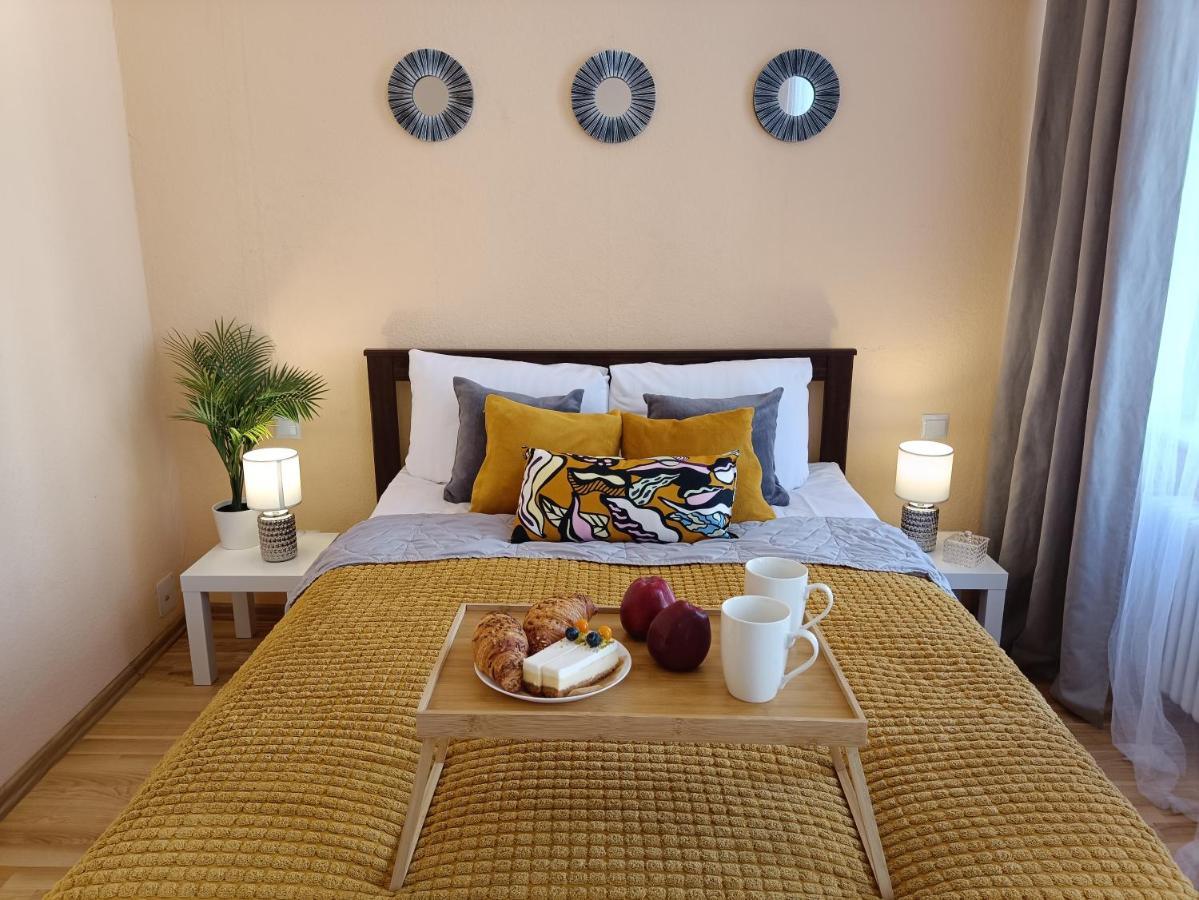 ריגה Centrally Located Studio Apartment מראה חיצוני תמונה